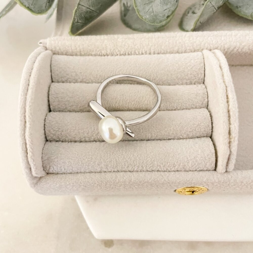 925 Sterling Silver Pearl Ring Bar Ring Minimalist Dainty Ring Pearl Accent Ring - Picture 5 of 8